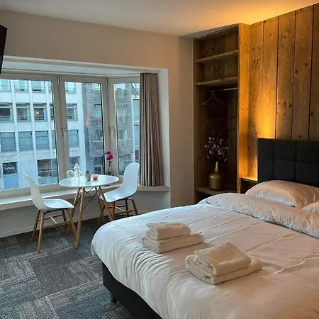 Grote In Centrum Met Badkamer ! Bed & Breakfast